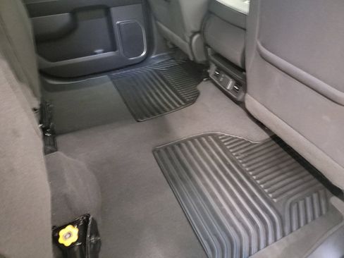 Used 2024 GMC Sierra 1500 SLE image 9