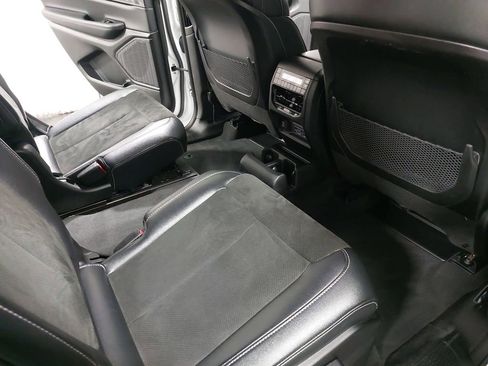 Used 2023 Jeep Grand Cherokee L Laredo image 11