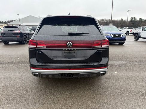 Used 2024 Volkswagen Atlas Peak Edition SEL image 7