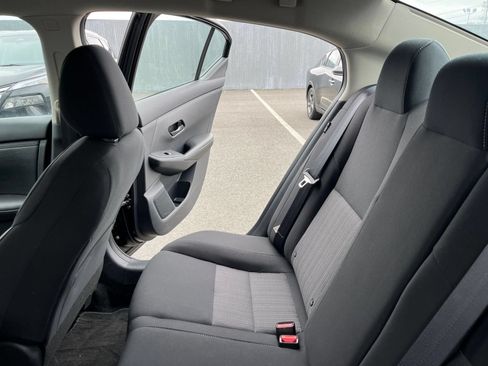 Used 2025 Nissan Sentra SV FWD image 38