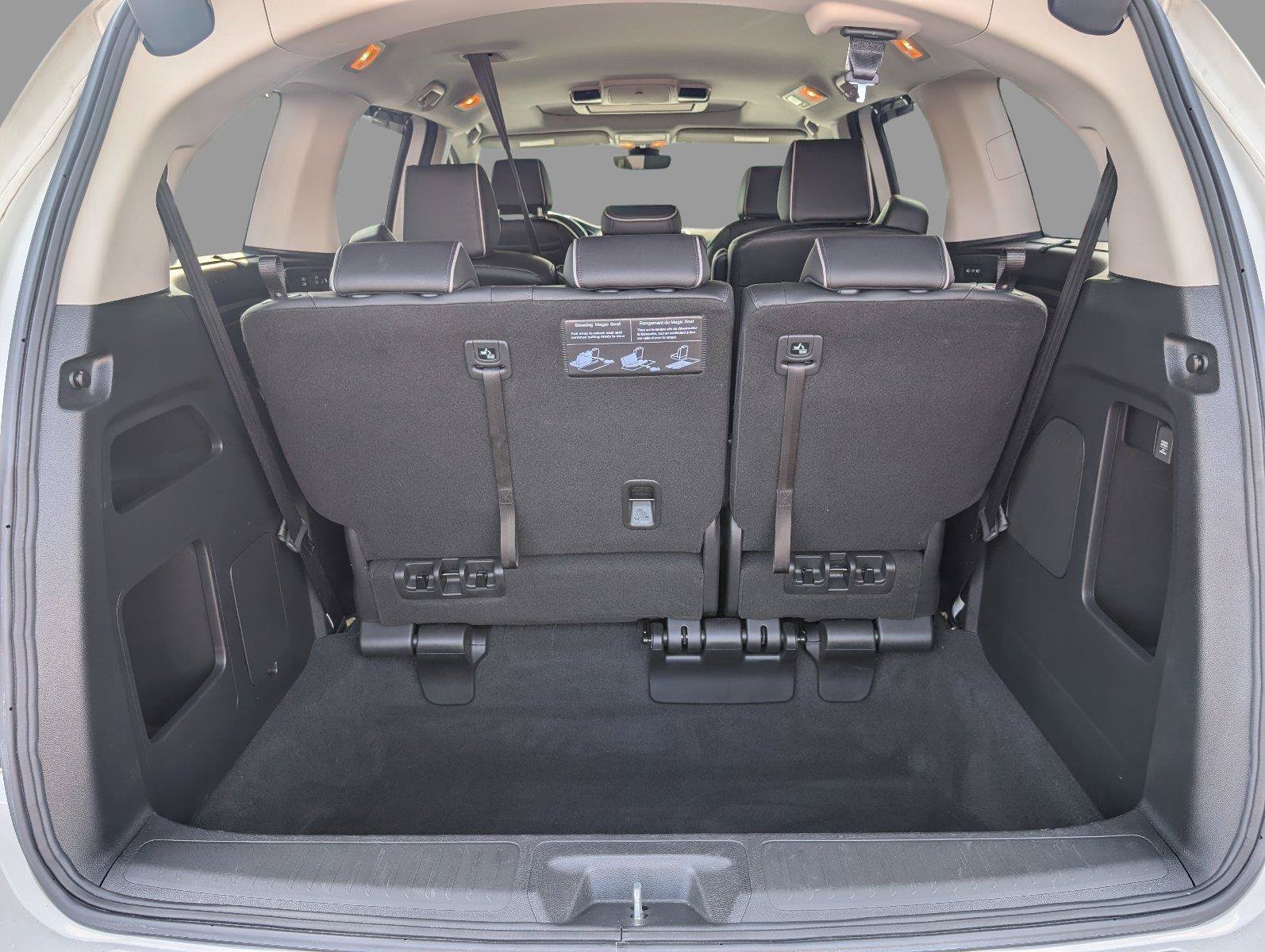 Used 2025 Honda Odyssey Elite image 4