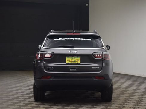 Used 2019 Jeep Compass Latitude w/ Cold Weather Group AWD/4WD image 9