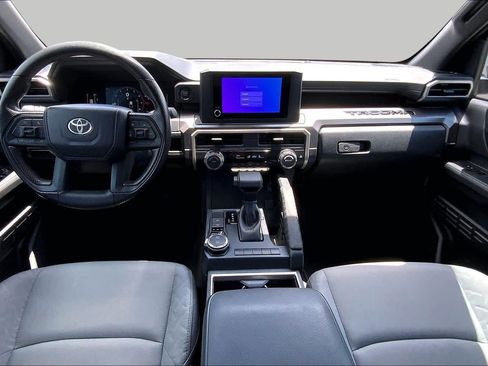 Used 2025 Toyota Tacoma SR5 AWD/4WD image 15