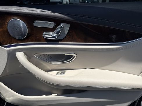 Used 2017 Mercedes-Benz E 300 image 16