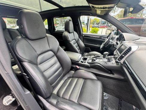Used 2016 Porsche Cayenne S w/ Premium Plus Package AWD/4WD image 32