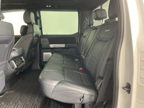 Used 2025 Ford F450 Platinum w/ FX4 Off-Road Package image 32