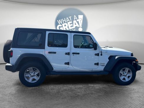 Used 2018 Jeep Wrangler Unlimited Sport S AWD/4WD image 2