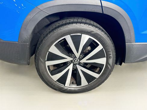 Used 2022 Volkswagen Taos SE w/ IQ.Drive SE Package FWD image 11