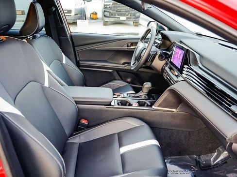 Used 2025 Toyota Camry SE image 20