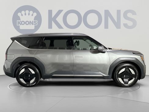 Used 2024 Kia EV9 Wind AWD/4WD image 8