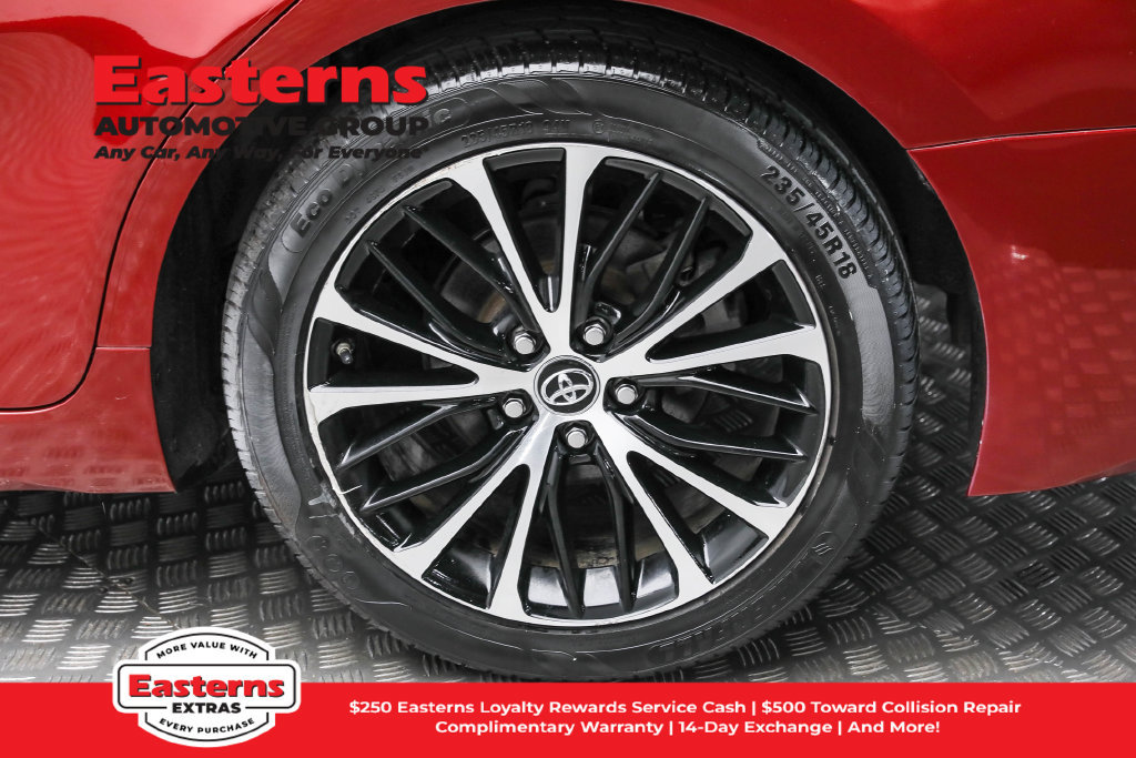 Used 2018 Toyota Camry SE w/ Audio Package FWD image 9