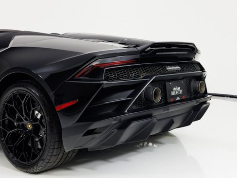 Used 2021 Lamborghini Huracan EVO RWD image 72