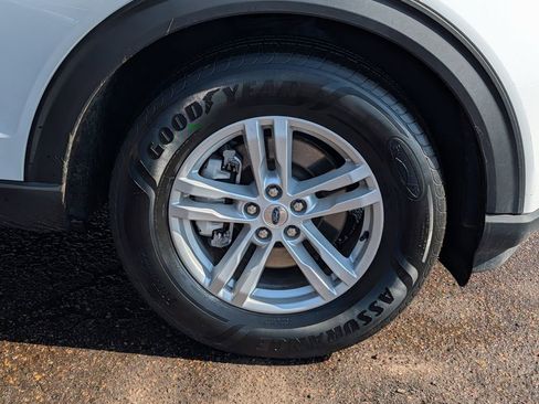 Certified 2024 Ford Explorer XLT w/ Equipment Group 202A image 7