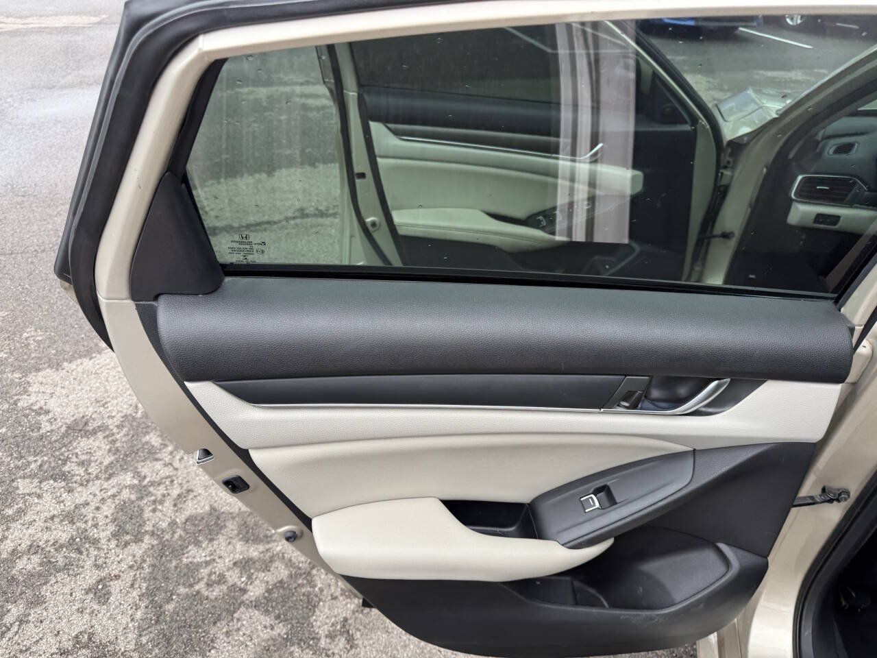 Used 2019 Honda Accord LX image 19