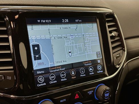 Used 2021 Jeep Grand Cherokee Limited image 22