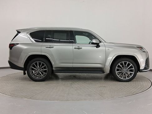 Used 2024 Lexus LX 600 F Sport image 8