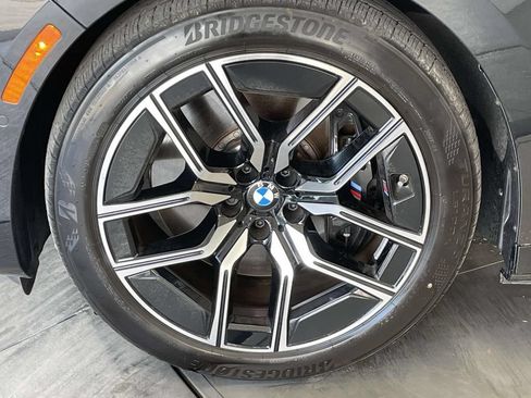 Used 2025 BMW i7 xDrive60 w/ Executive Package AWD/4WD image 13