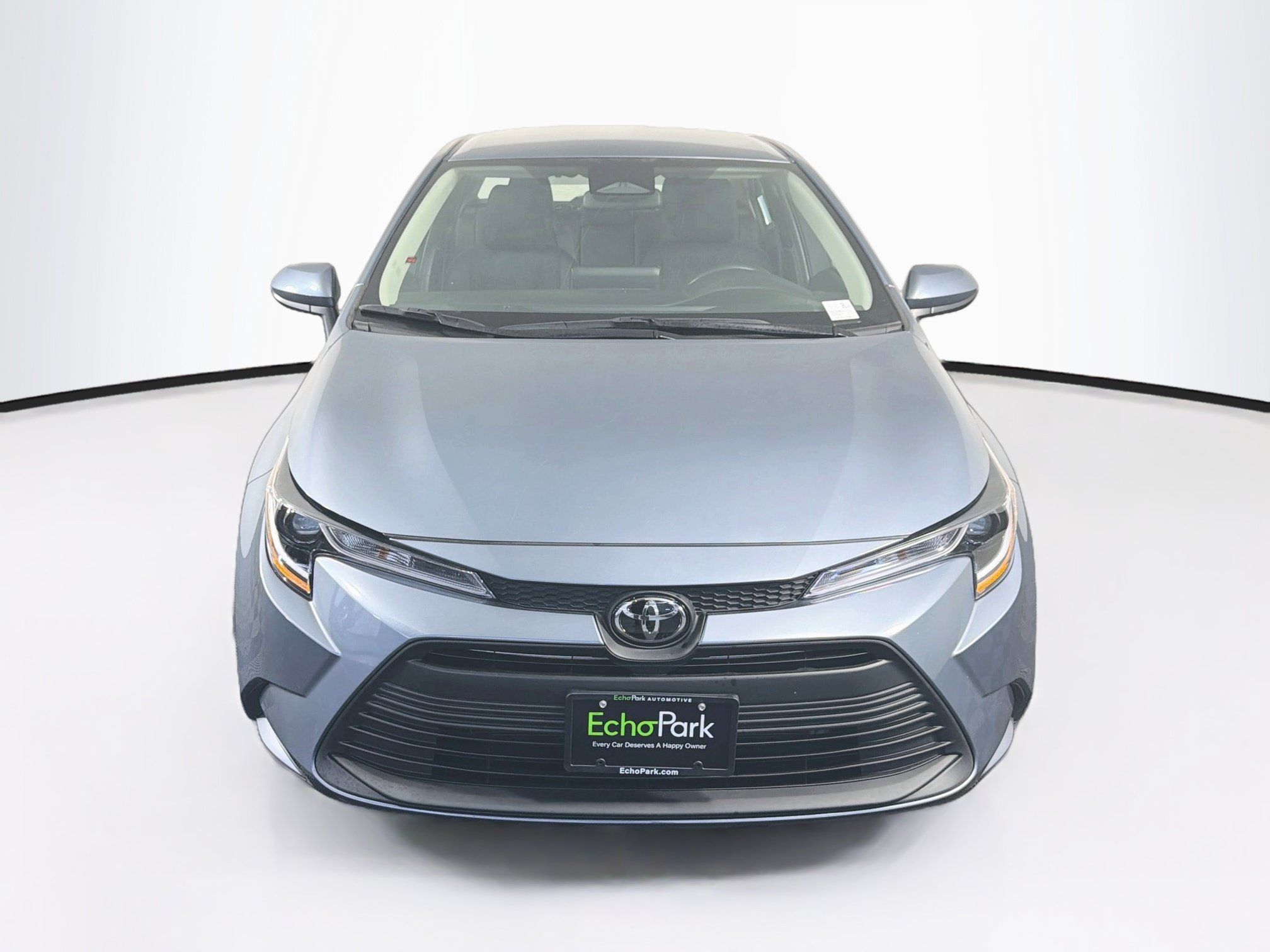 Used 2025 Toyota Corolla LE FWD image 2