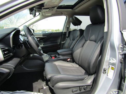Used 2025 Subaru Outback Limited AWD/4WD image 12