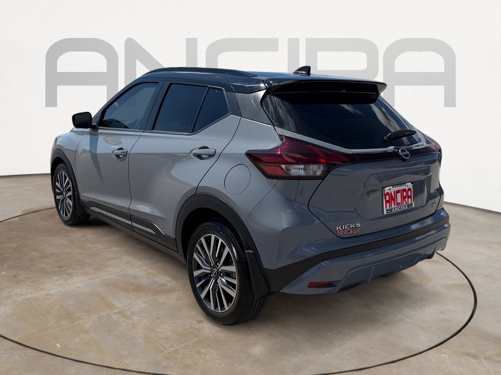 Used 2023 Nissan Kicks SR w/ SR Premium Package FWD image 8