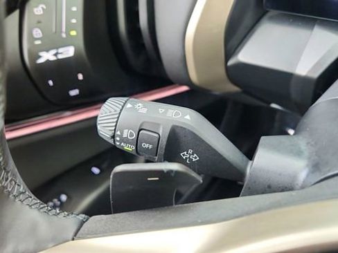 Used 2025 BMW X3 xDrive30i AWD/4WD image 41