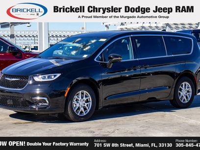 New 2026 Chrysler Pacifica Select