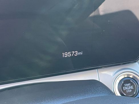 Used 2025 Chevrolet Trax LT w/ LT Convenience Package image 40