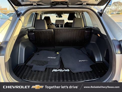 Used 2019 Toyota RAV4 LE image 29