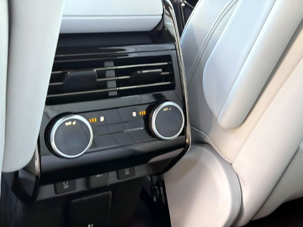 New 2027 Land Rover Range Rover Sport SE AWD/4WD image 14