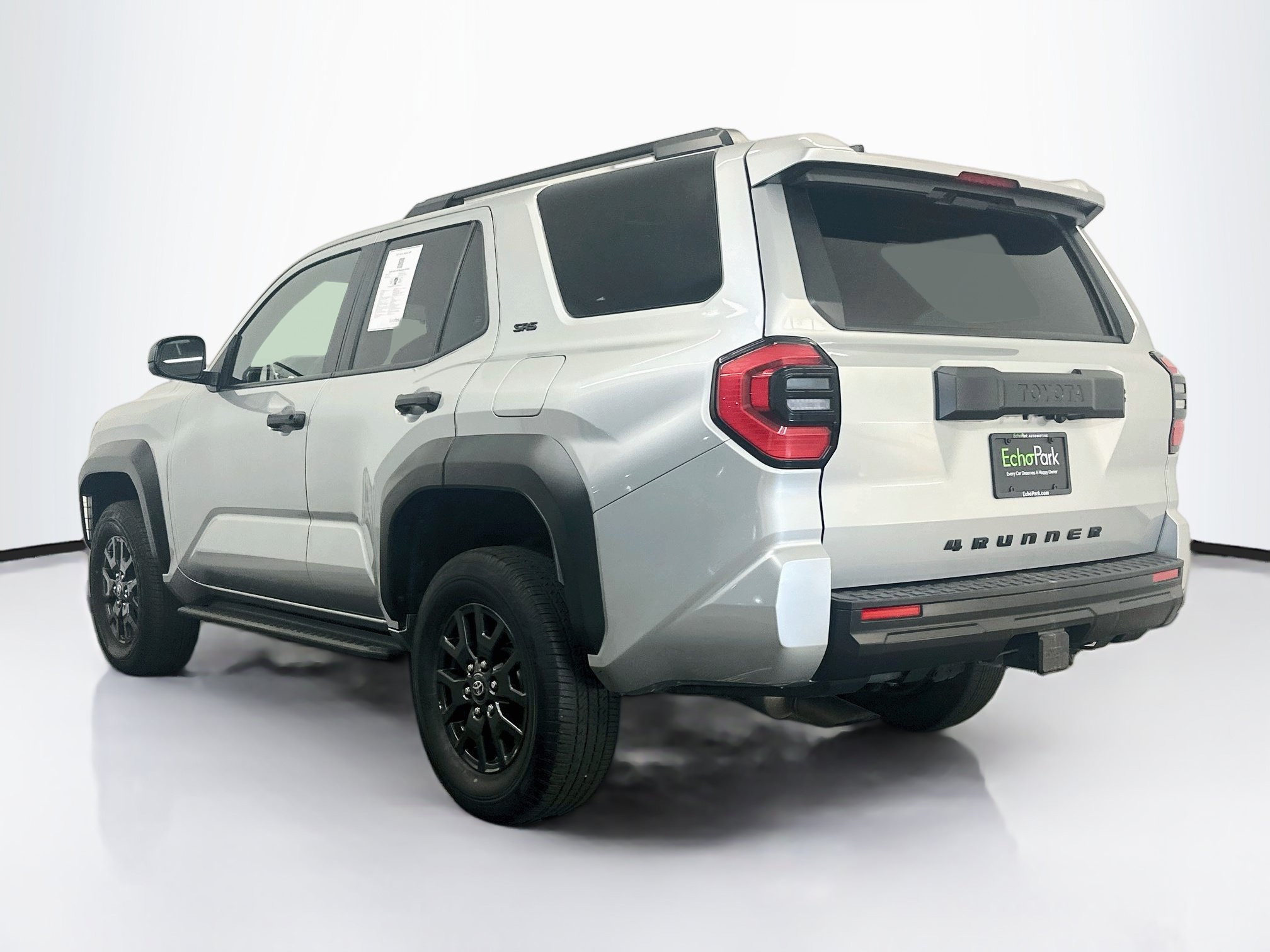 Used 2025 Toyota 4Runner SR5 AWD/4WD image 5