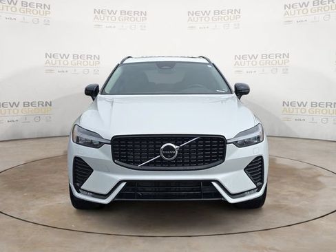 Used 2023 Volvo XC60 B5 Plus w/ Climate Package AWD/4WD image 8
