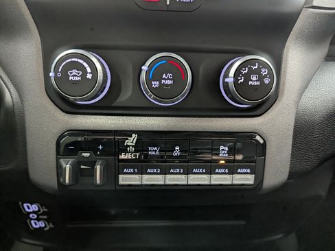 Used 2020 RAM 2500 Tradesman w/ Safety Group image 21