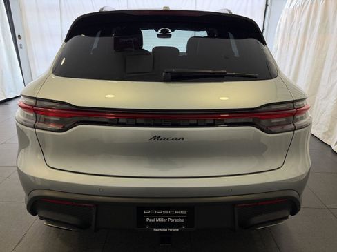 Certified 2025 Porsche Macan image 8