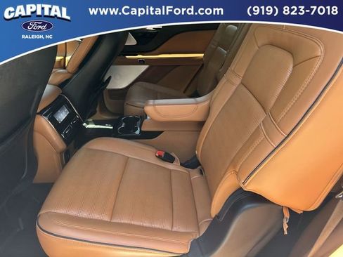 Used 2024 Lincoln Aviator Black Label w/ Dynamic Handling Package AWD/4WD image 18