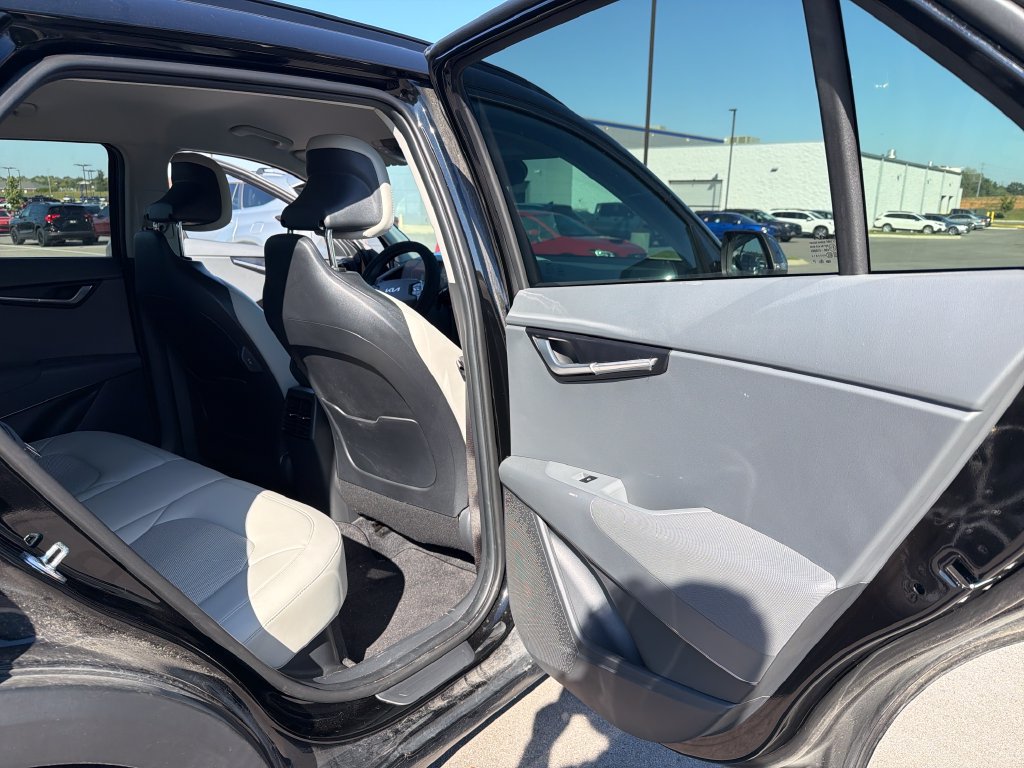 Used 2025 Kia Niro EX FWD image 37