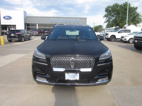 Used 2020 Lincoln Aviator Reserve w/ Elements Package Plus AWD/4WD image 2