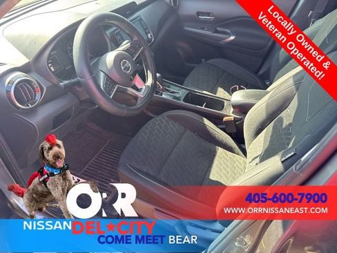 Used 2021 Nissan Kicks SV image 3