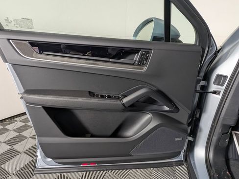 New 2026 Porsche Cayenne Coupe image 25