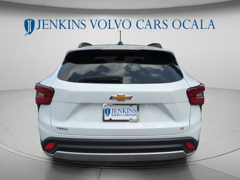Used 2025 Chevrolet Trax LT w/ Driver Confidence Package image 4