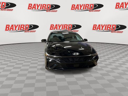 Used 2024 Hyundai Elantra Limited FWD image 3