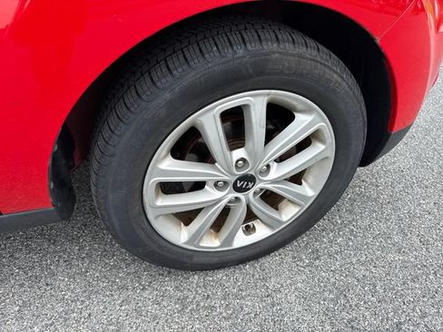 Used 2018 Kia Soul + FWD image 8