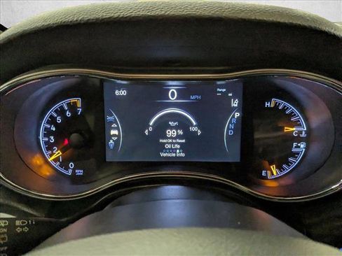 Used 2020 Jeep Grand Cherokee Limited w/ Luxury Group II image 10