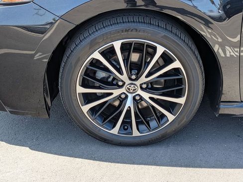 Used 2020 Toyota Camry SE FWD image 31