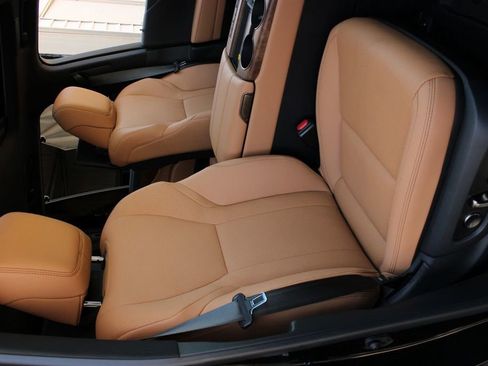 Used 2026 Lexus LX 700h Luxury w/ Accessory Package (Z1) image 10