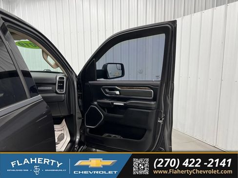 Used 2019 RAM 1500 Laramie AWD/4WD image 14