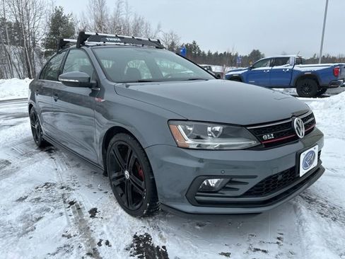 Used 2017 Volkswagen Jetta GLI image 7