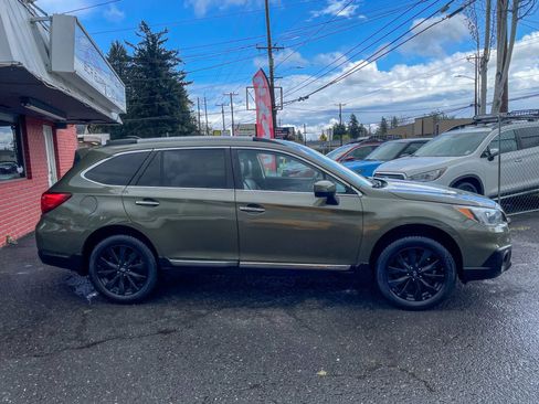 Used 2017 Subaru Outback 3.6R Touring w/ Popular Package #5A image 7
