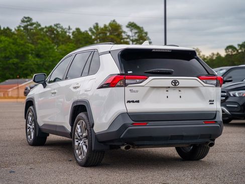 Used 2020 Toyota RAV4 XLE Premium AWD/4WD image 5