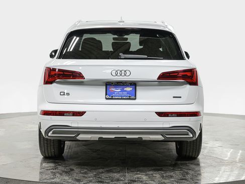 Used 2021 Audi Q5 2.0T Premium w/ Convenience Package image 5