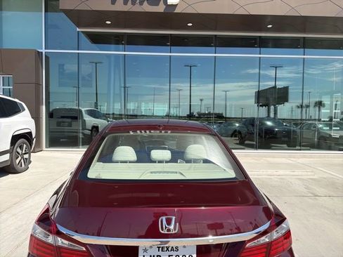 Used 2017 Honda Accord EX image 6
